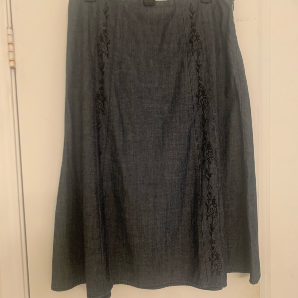 J. Jill Dark Gray A-Line Skirt with Embroidery